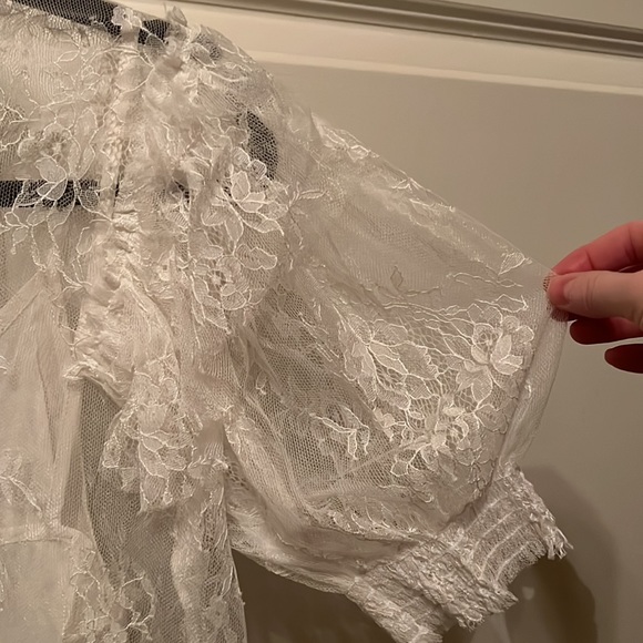 La Lavon Lace Blouse - Picture 3 of 7